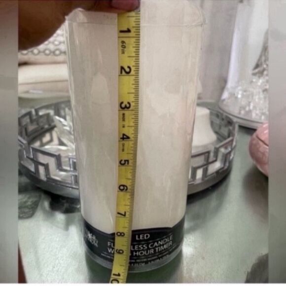 New FlameLess Candle with 5 Hour Timer - Picture 3 of 7